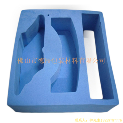 海綿內(nèi)托對(duì)各行各業(yè)產(chǎn)品起到絕緣、密封、防震、防塵、填充、隔音、固定，能夠保護(hù)包裝產(chǎn)品在運(yùn)輸過程中安然無恙，起到保護(hù)產(chǎn)品的一個(gè)作用，同時(shí)可以美化產(chǎn)品，提升產(chǎn)品檔次。
