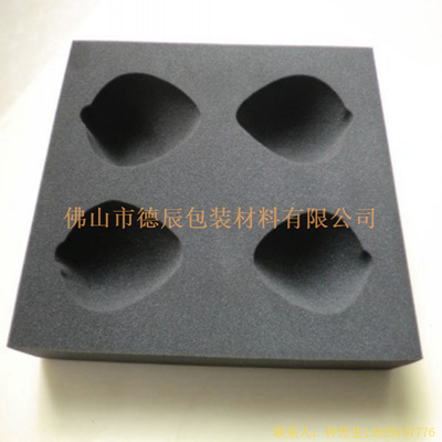 海綿內(nèi)托對(duì)各行各業(yè)產(chǎn)品起到絕緣、密封、防震、防塵、填充、隔音、固定，能夠保護(hù)包裝產(chǎn)品在運(yùn)輸過程中安然無(wú)恙，起到保護(hù)產(chǎn)品的一個(gè)作用，同時(shí)可以美化產(chǎn)品，提升產(chǎn)品檔次。