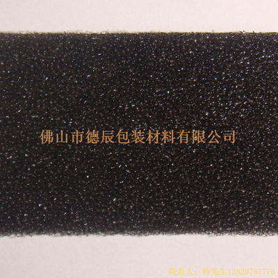 過(guò)濾海綿也稱網(wǎng)狀海綿，爆破海綿。聚氨酯過(guò)濾海綿由普通開(kāi)孔軟泡高溫爆破開(kāi)孔加工而成，爆破除掉了泡沫網(wǎng)絡(luò)之間原有的氣泡膜，得到了主體骨架網(wǎng)狀結(jié)構(gòu)。
過(guò)濾海綿的空隙率高達(dá)97%，具有優(yōu)異的透氣性、良好的柔軟性和較高的機(jī)械強(qiáng)度。
