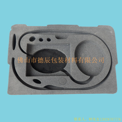 海綿內(nèi)托對(duì)各行各業(yè)產(chǎn)品起到絕緣、密封、防震、防塵、填充、隔音、固定，能夠保護(hù)包裝產(chǎn)品在運(yùn)輸過程中安然無(wú)恙，起到保護(hù)產(chǎn)品的一個(gè)作用，同時(shí)可以美化產(chǎn)品，提升產(chǎn)品檔次。