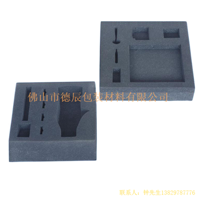 海綿內(nèi)托對(duì)各行各業(yè)產(chǎn)品起到絕緣、密封、防震、防塵、填充、隔音、固定，能夠保護(hù)包裝產(chǎn)品在運(yùn)輸過程中安然無(wú)恙，起到保護(hù)產(chǎn)品的一個(gè)作用，同時(shí)可以美化產(chǎn)品，提升產(chǎn)品檔次。